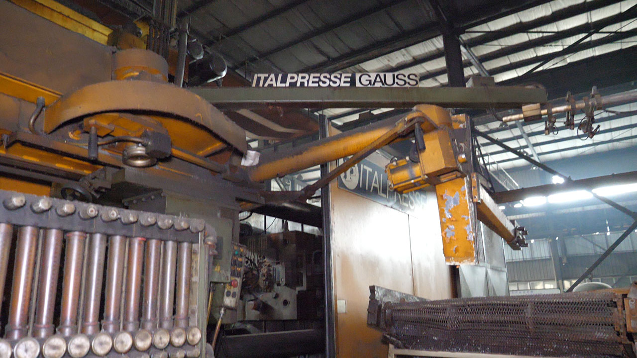 Italpresse IP 1350 SC машина для литья под давлением с холодной камерой KK1442, б/у