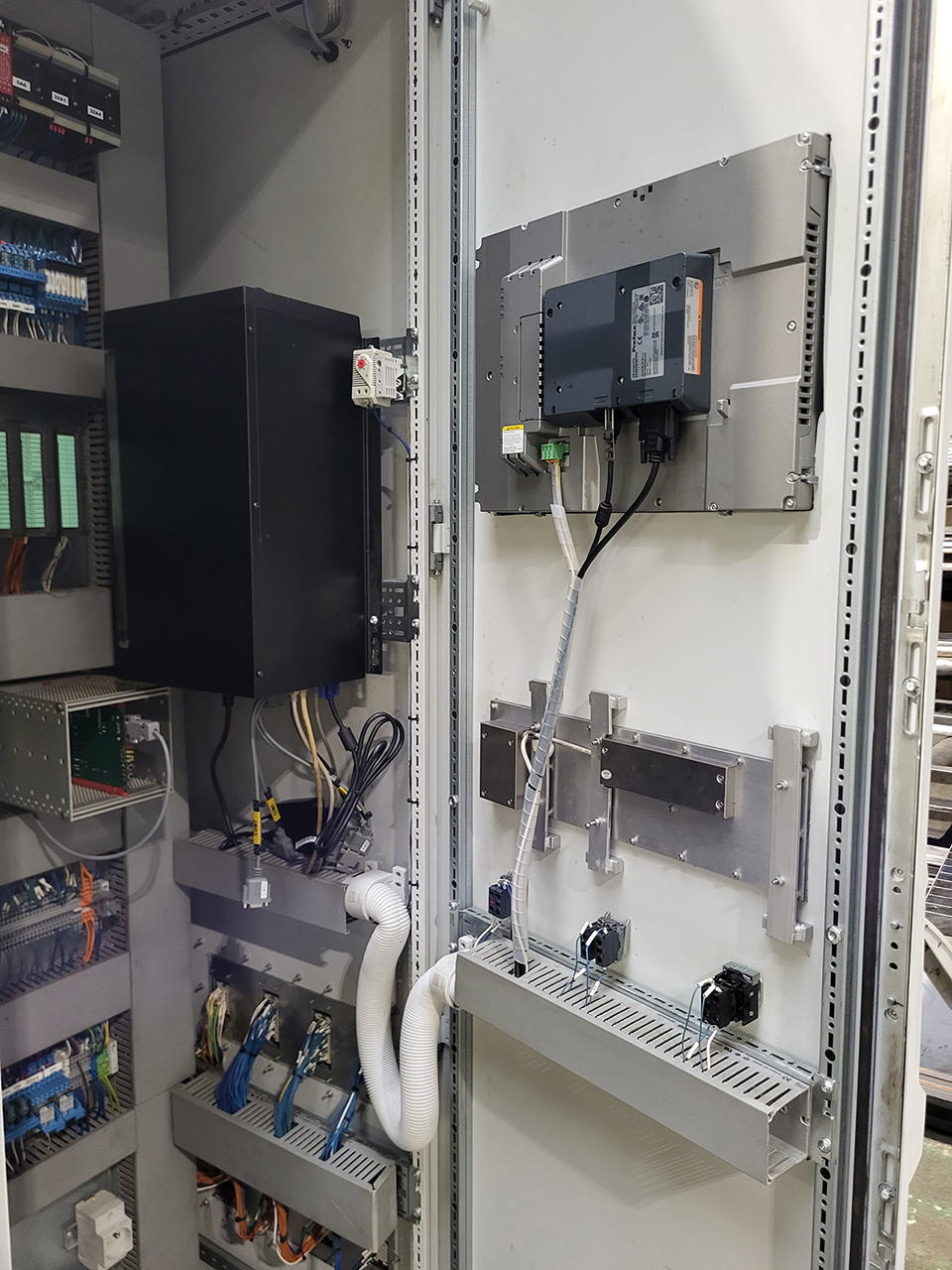 CDCM 800 SQ холодной камеры литья под давлением машина KK1638, используется CDCM 800 SQ холодной камеры литья под давлением машина KK1638, используется