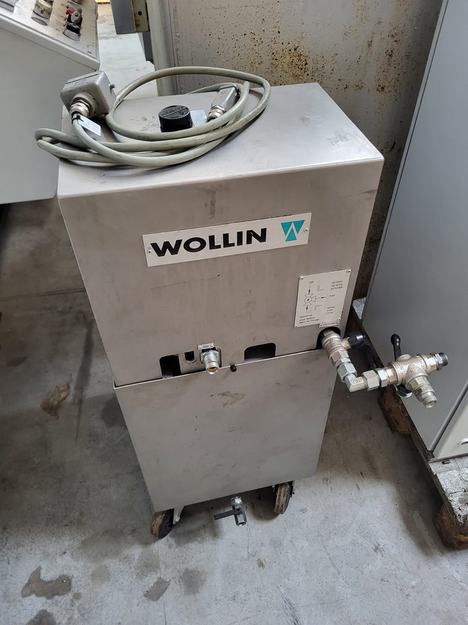 Контейнер для смазки Wollin 75 MD ZU2239, б/у Контейнер для смазки Wollin 75 MD ZU2239, б/у
