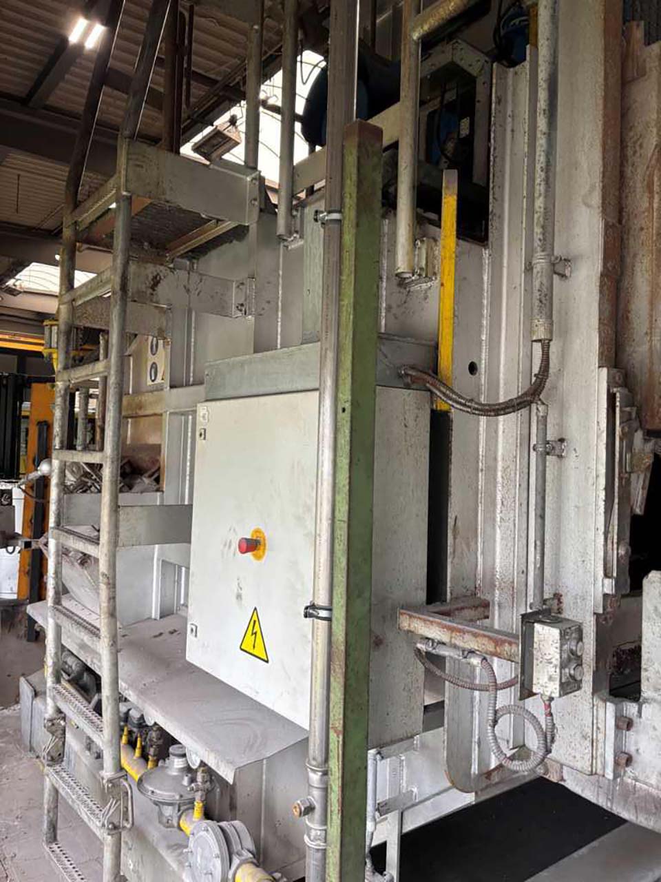 Печь для плавки и выдержки StrikoWestofen MH II-T 3000/2000 G-eg Plus+ O1843, б/у Печь для плавки и выдержки StrikoWestofen MH II-T 3000/2000 G-eg Plus+ O1843, б/у